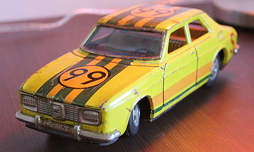 bandai-saab-99-1