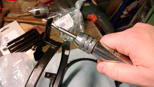 tapping-out-attachment-iron