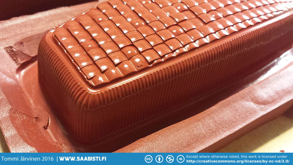 The silicone mold rubber copies all the surface detail on the original piece. Including tiniest scratches.